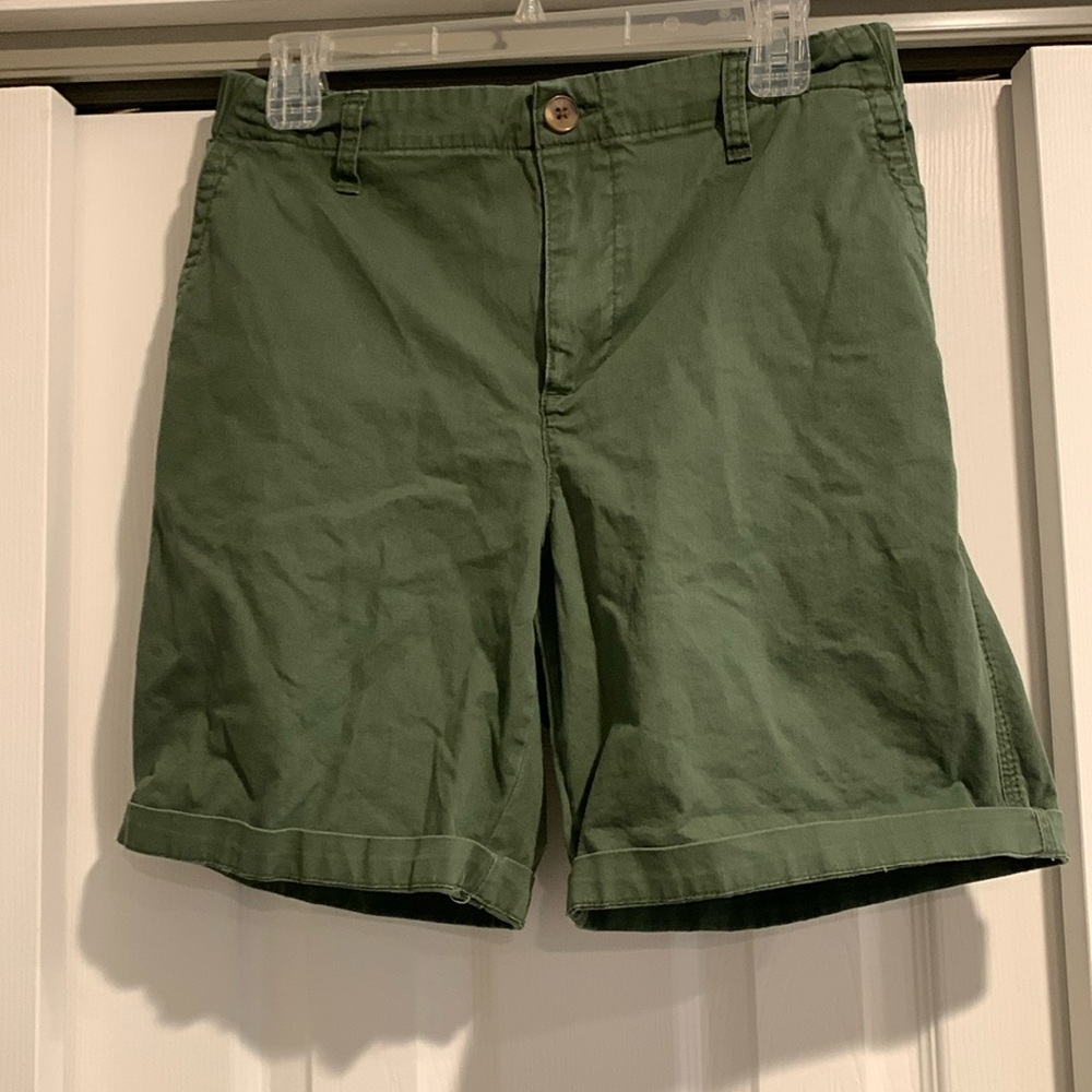 Elastic everyday green shorts